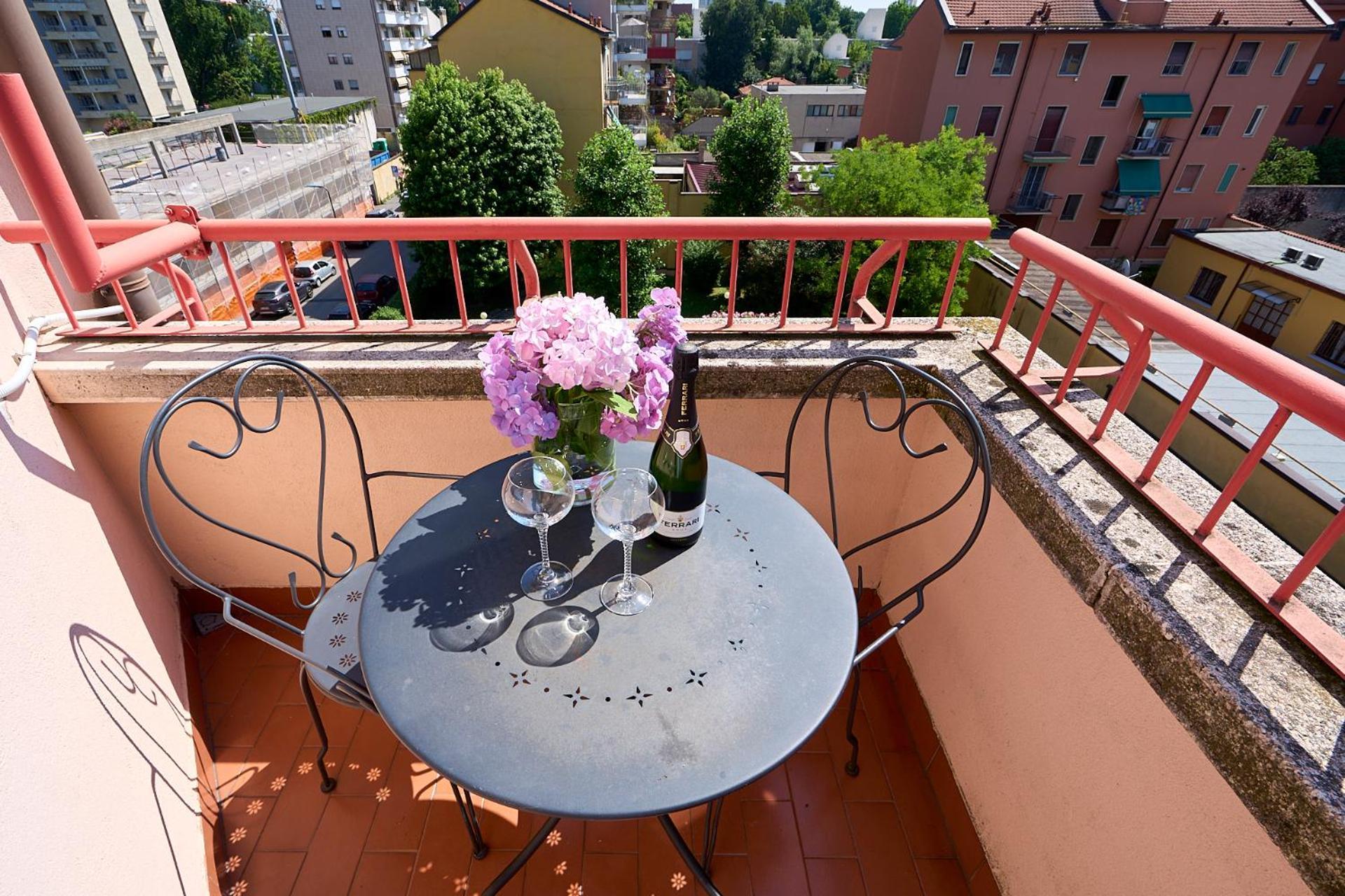 -Luminosa 5 Stars With Balcony- Wifi Netflix 15 Minutes From Duomo Διαμέρισμα Μιλάνο Εξωτερικό φωτογραφία